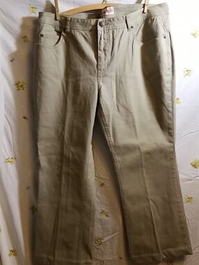 Faded GLORY Bootcut Jeans in Light Khaki